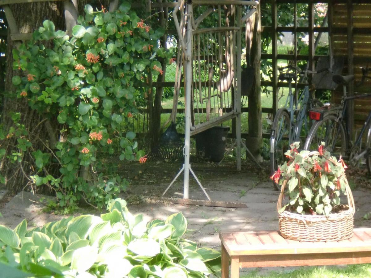 Trollhaettans Bed And Breakfast Εξωτερικό φωτογραφία